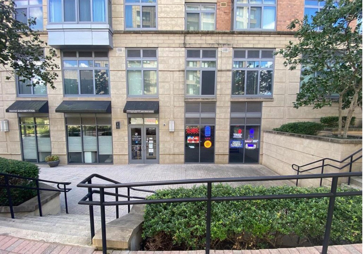 Building Photo - 10670 Weymouth St
