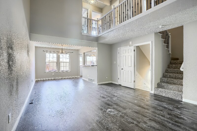 Building Photo - 13204 E Linvale Pl