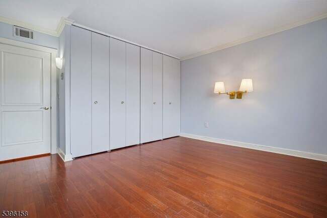 Building Photo - 1 Euclid Ave