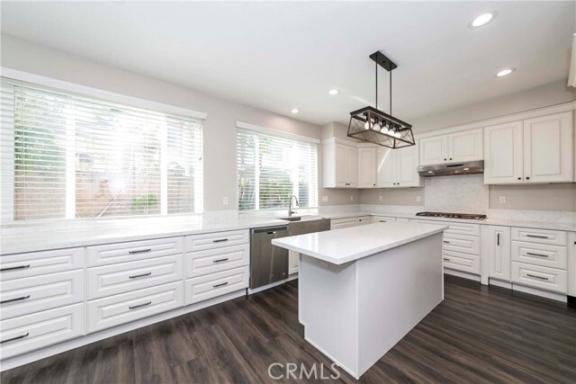 Building Photo - 16252 Fieldcrest Ct