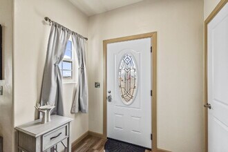 Building Photo - Stylish Furnished Tiny Home • 1 Bedroom • Laundry • Gated Community