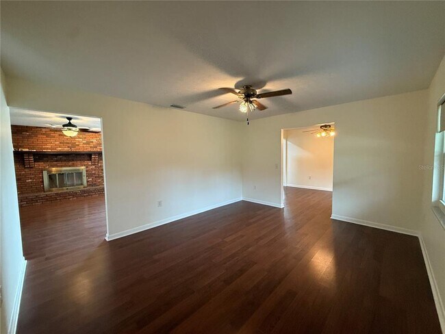 Building Photo - 6202 Brandon Cir