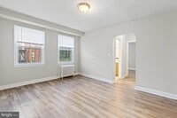 Building Photo - 219 Oakwood St SE