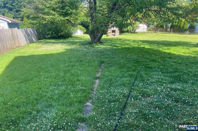 Building Photo - 19 Spring St