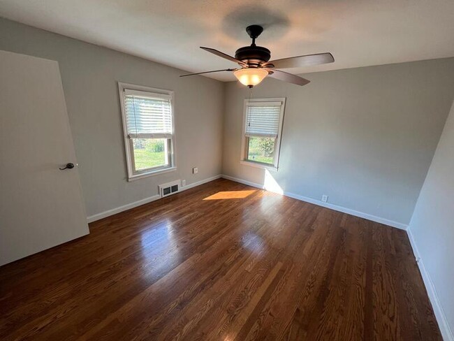 Building Photo - 3846 Blue Ridge Blvd