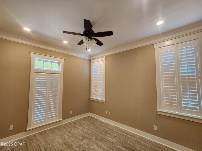 Building Photo - 3816 Mariner Dr