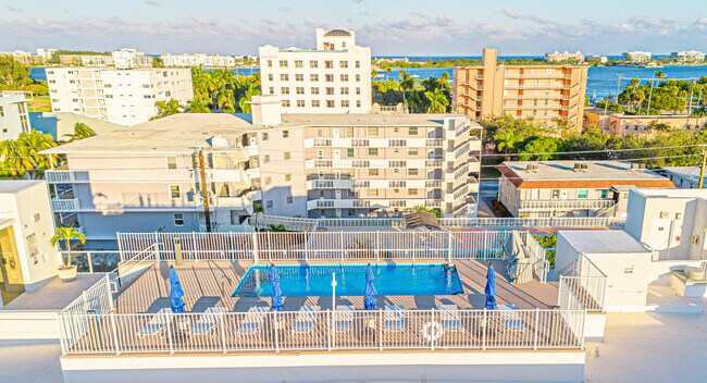 Building Photo - 117 Lake Ave