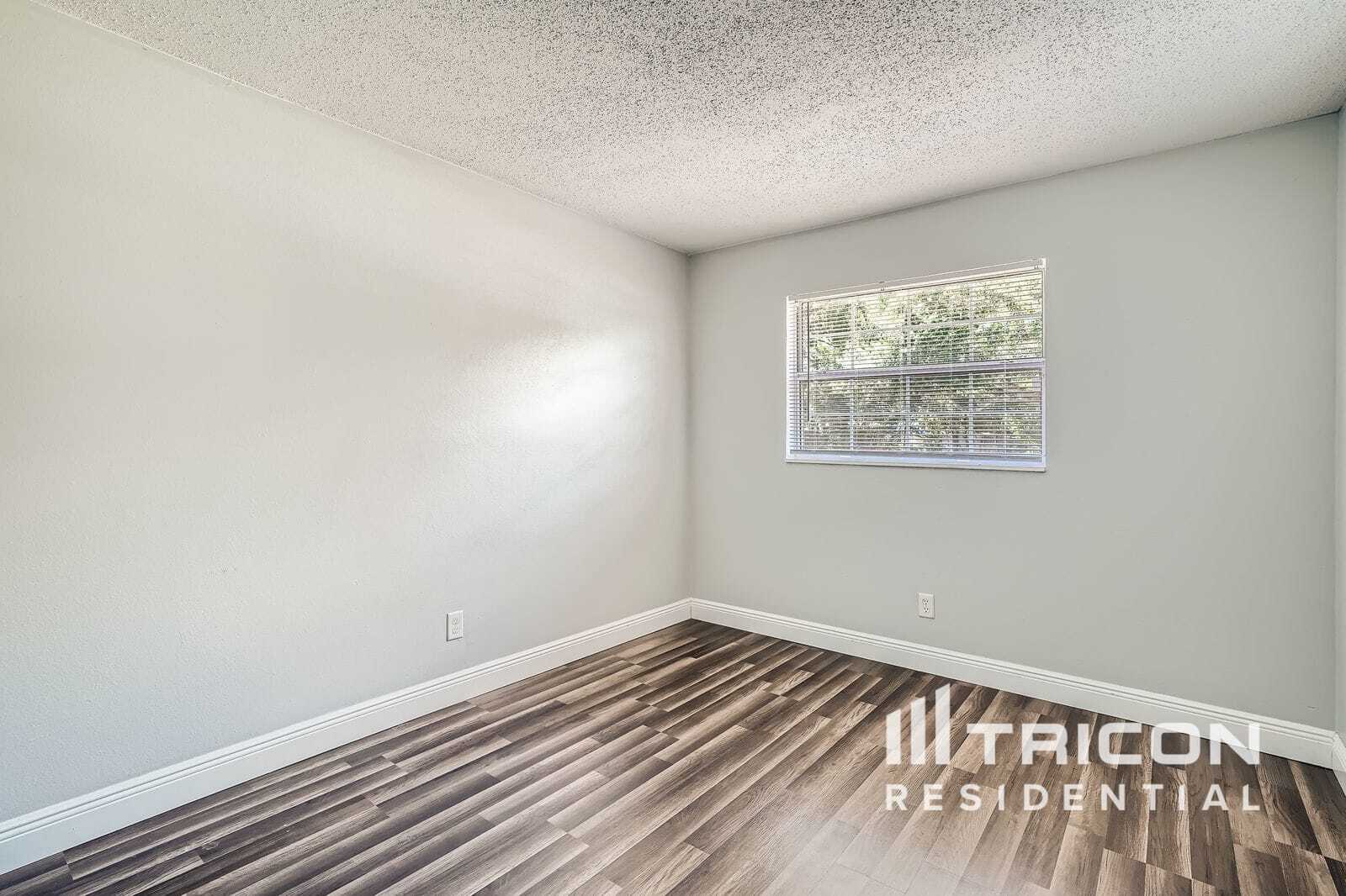 Building Photo - 2730 Avocado Dr