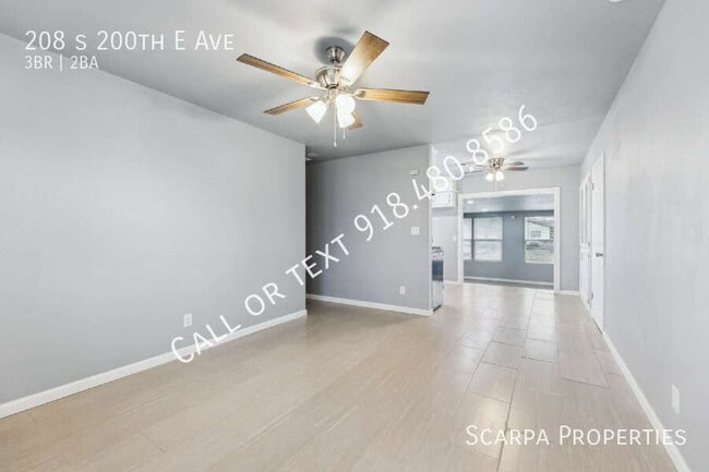 Building Photo - 208 S 200th E Ave