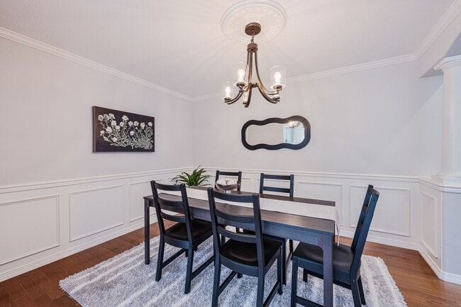 Building Photo - BEAUTIFUL 5 Bedroom Home in the Sought-After Hillshire Estates of Bull Mountain