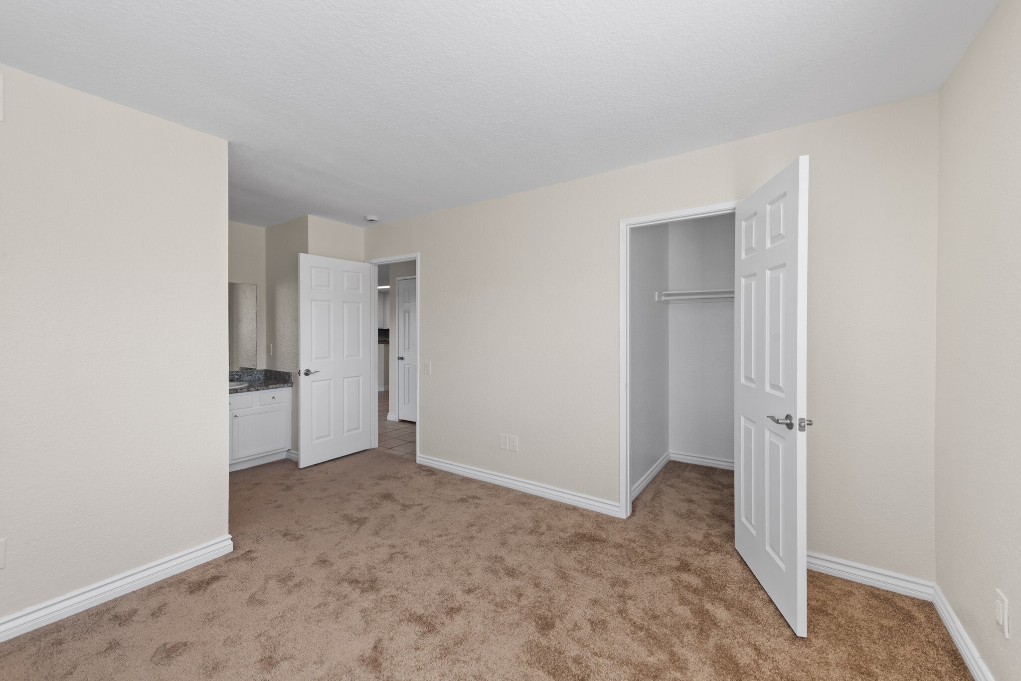 Building Photo - 78650 Ave 42 Ave