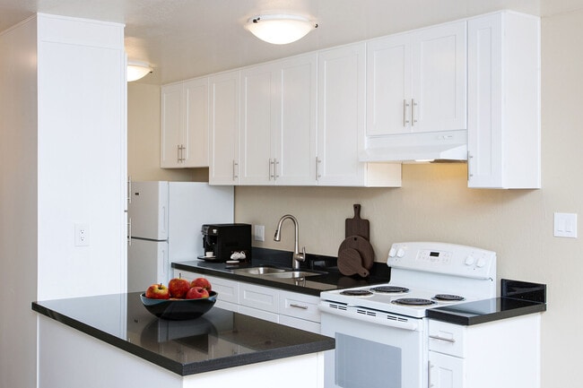 Building Photo - Montoya Garden