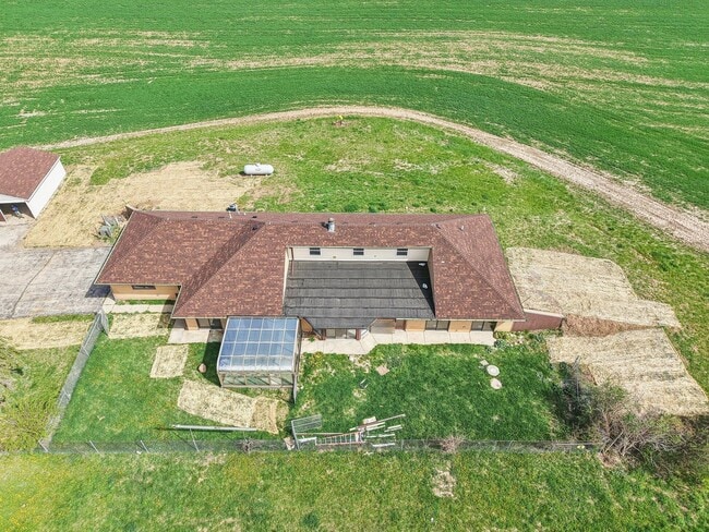 Building Photo - 1406 Busse Rd