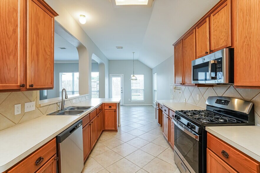 Building Photo - 24026 Hackberry Creek Dr