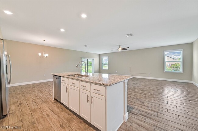 Primary Photo - 208 Castile Ct