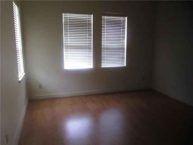 Building Photo - 1615 W Oleander St