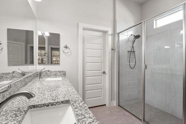 Building Photo - 12203 Cottage Promenade Ct