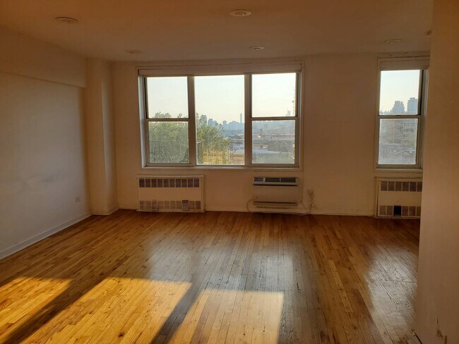 Building Photo - 50-15-50-39 39th St