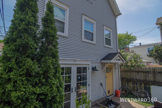 Building Photo - 1709 W Barry Ave