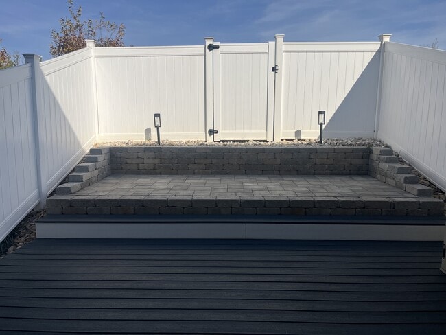 Building Photo - 77 Emanuel Ct