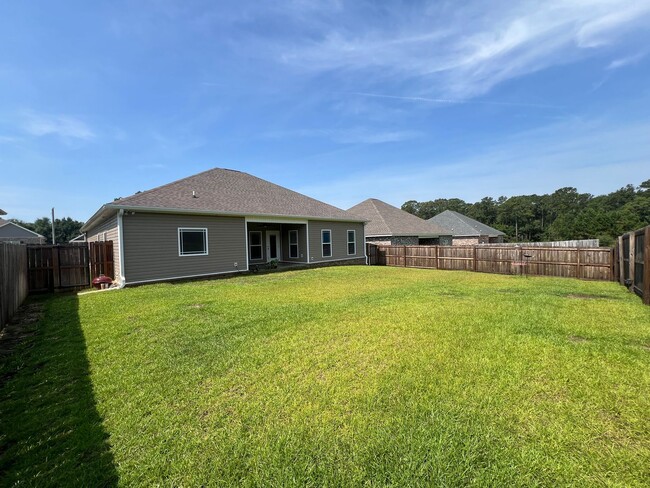 Building Photo - Valley Stream Subdivision!