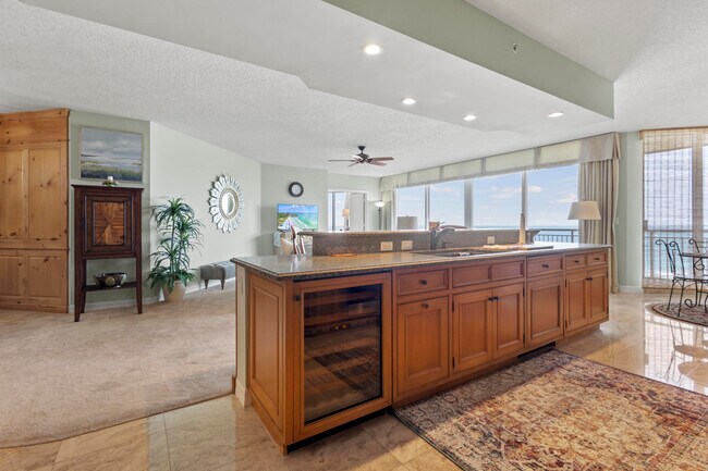 Building Photo - 3000 N Hwy A1A
