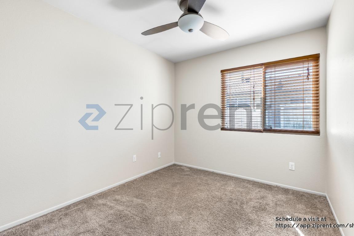 Building Photo - 5009 Tyler St