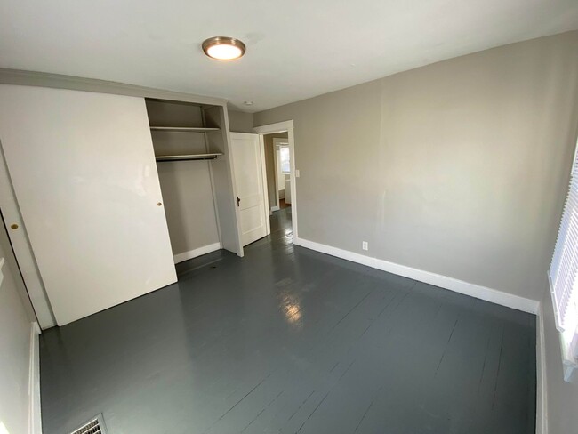 Building Photo - Beautifully Remodeled Single-Family Home i...