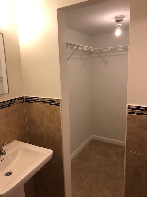 Building Photo - 206 S 15th Ave