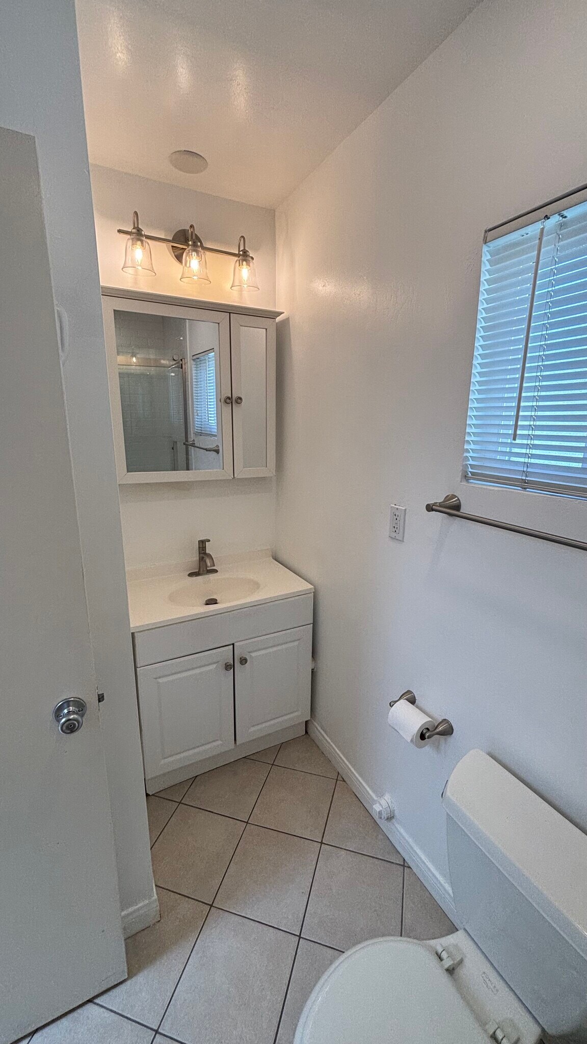 Bathroom - 3949 1/2 32nd St