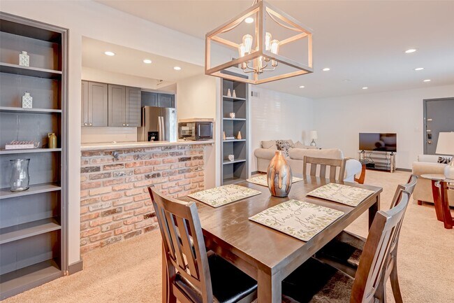 Building Photo - 5863 Inwood Dr