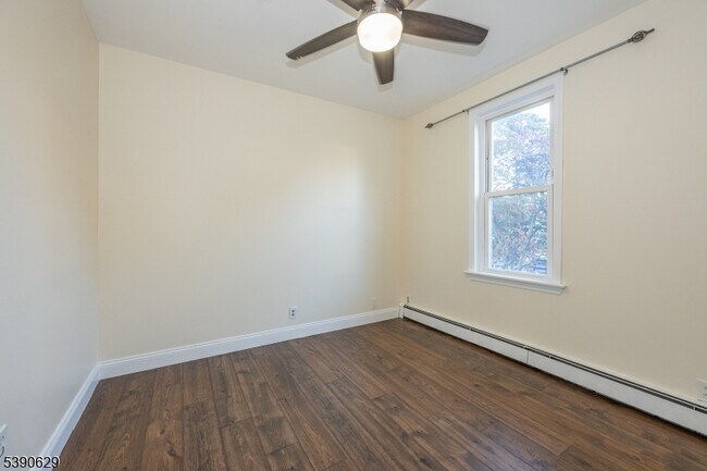Building Photo - 120 Bloomfield Ave