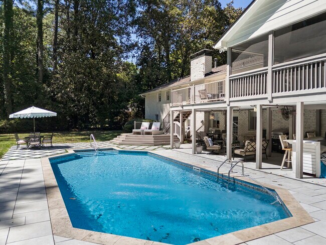 Building Photo - 4470 Chatworth Ct NE