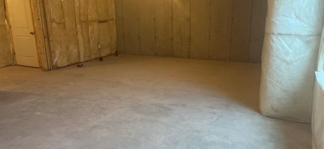 Building Photo - Brand New Townhome on Hilltop Haven
