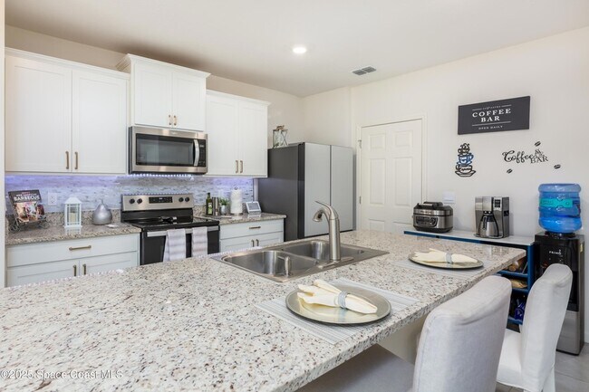 Building Photo - 843 Remington Green Dr SE