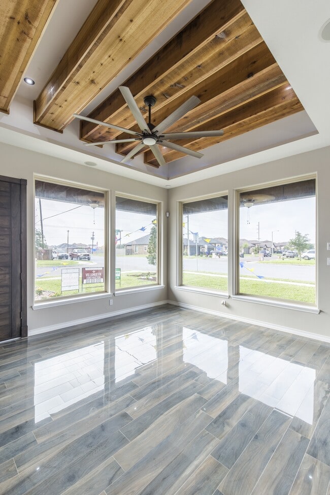 Building Photo - 10903 N 29th Ln