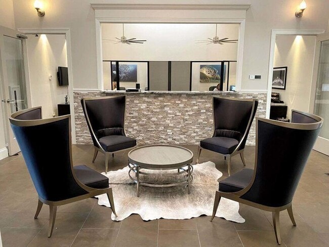 Building Photo - 433 Amador Ln