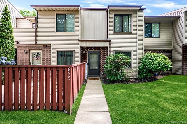 Building Photo - 855 Skyline Dr