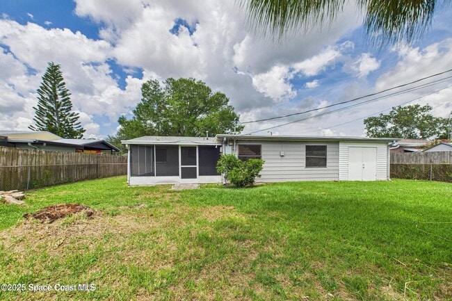 Building Photo - 4339 Plompton Dr