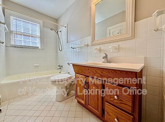 Building Photo - 484 Hart Rd