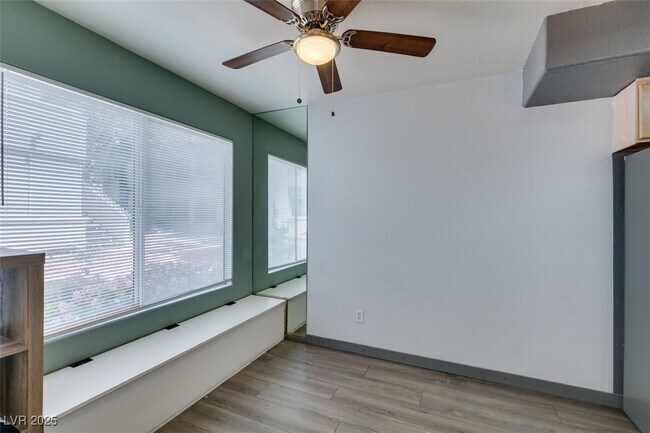 Building Photo - 3168 Tarpon Dr