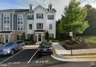 Building Photo - 8195 Falls Grove Dr
