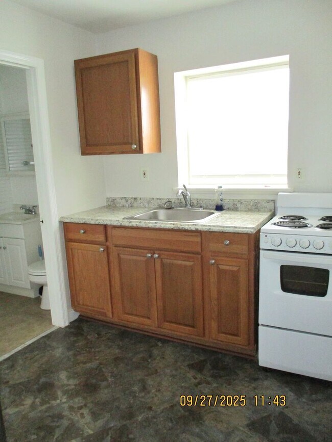 Building Photo - 133 Cottage Ln