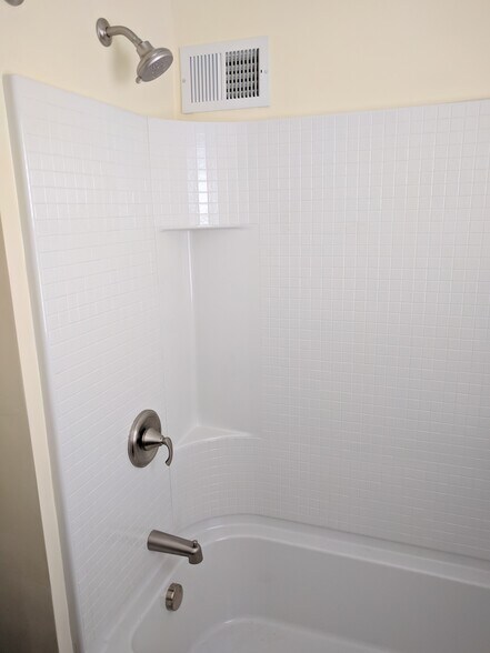 Building Photo - 6423 Powell Pl