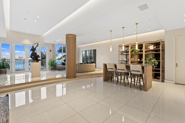 Building Photo - 888 Brickell Key Dr