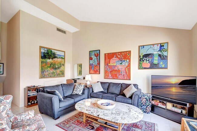 Building Photo - 755 Dotterel Rd