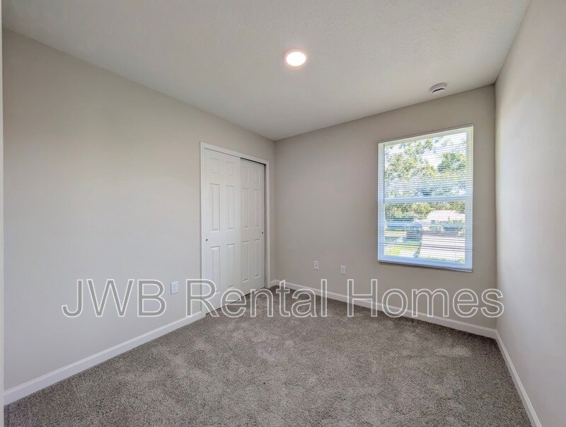 Building Photo - 1114 Comanche St