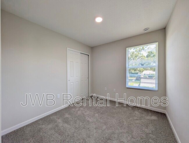 Building Photo - 1114 Comanche St
