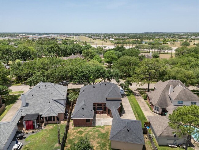 Building Photo - 23334 Fairbranch Dr