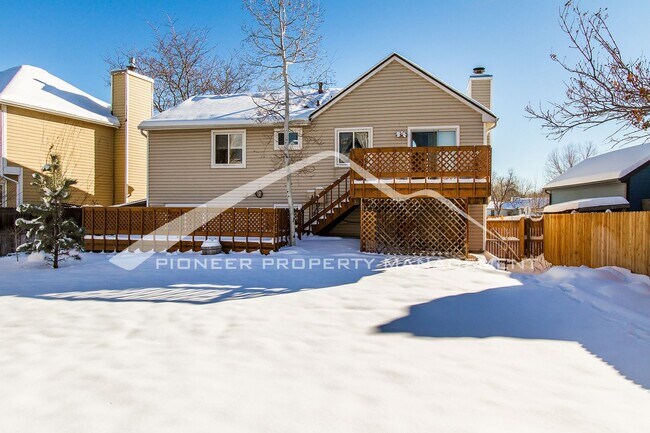 Building Photo - Split-level Home With Fenced Backyard and 2 Large Decks!